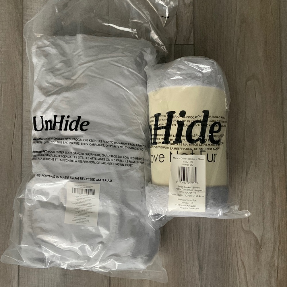 NWT Unhide SET Lil Marshmallow Blanket AND Squish pillow in Silver